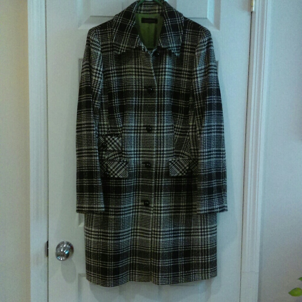 Context Lady light coat